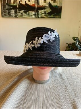 Black Wide-Brim Floral Applique Sun Hat